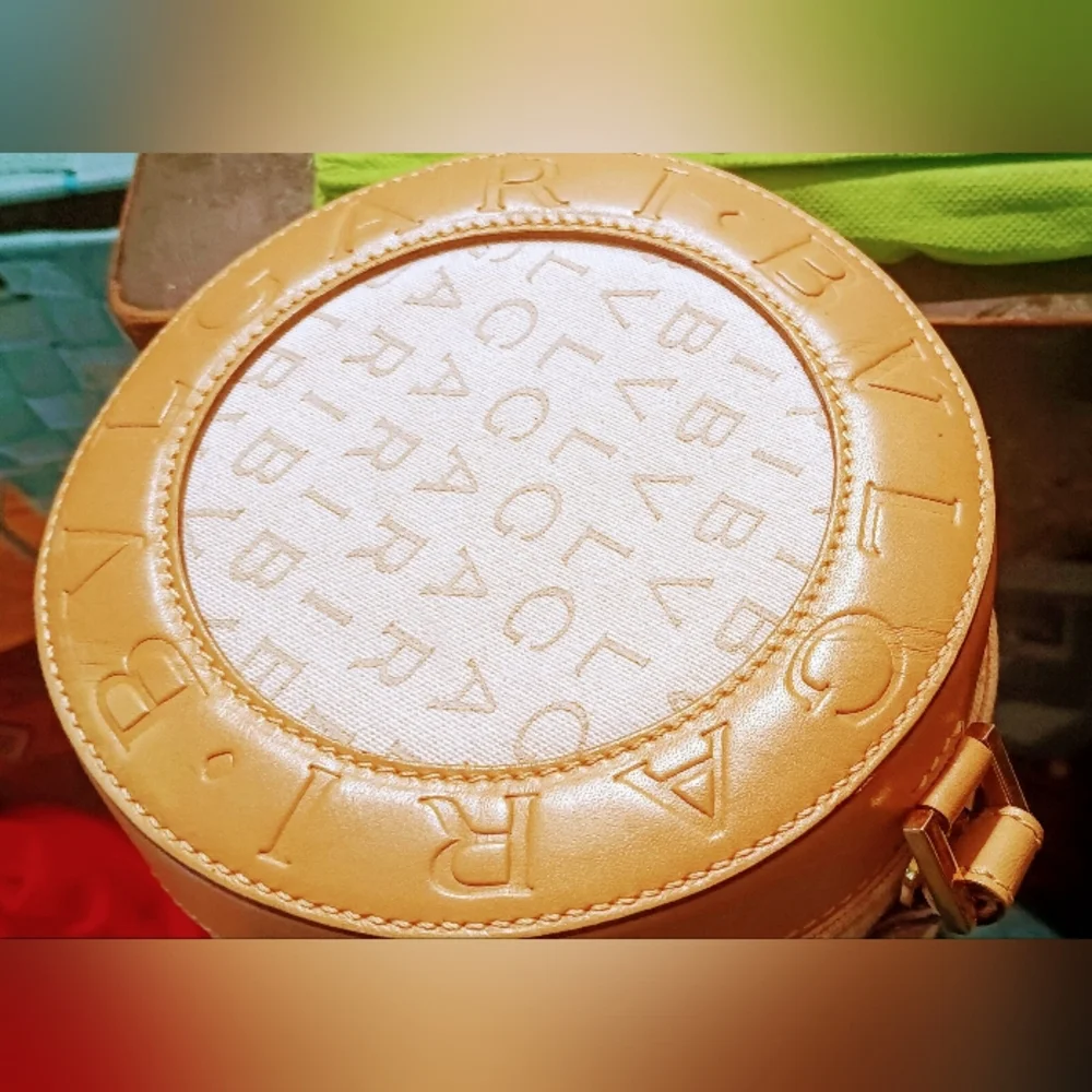 Bvlgari B-Zeto I Tan/Cream Logomania Cylinderical Made in Italy RV EAET Purse . - Picture 8 of 16